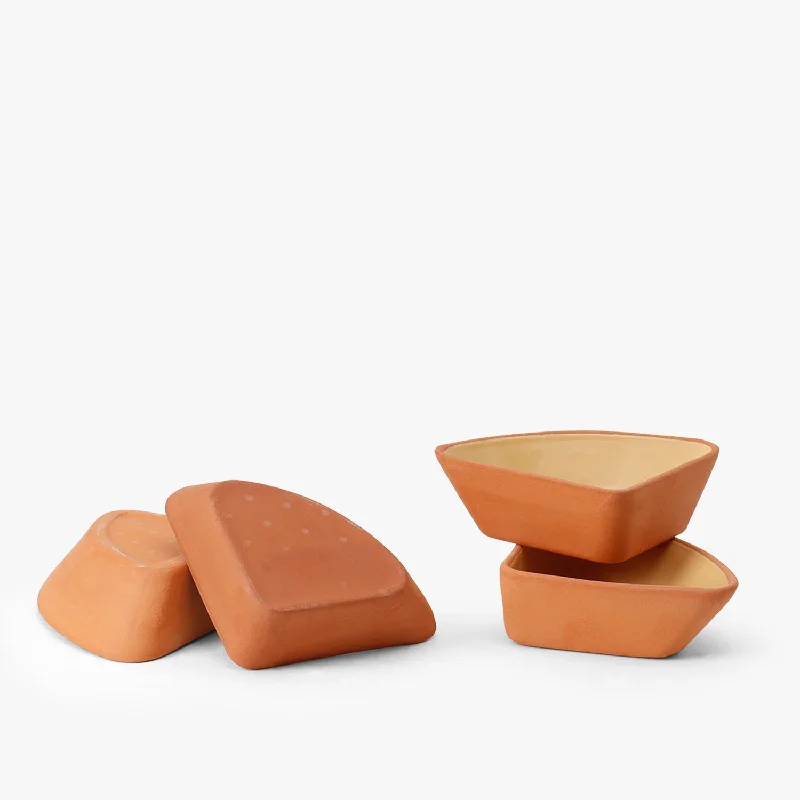 Modern Triangular Terracotta Bowl Set ( 15x 11x4 cm)